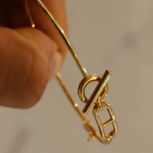 Toggle and Anchor Link Bangle