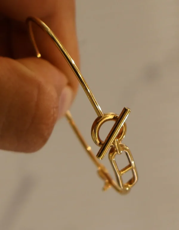 Toggle and Anchor Link Bangle