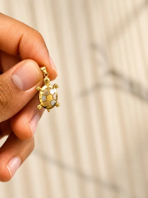 Tri-Colour Turtle Pendant